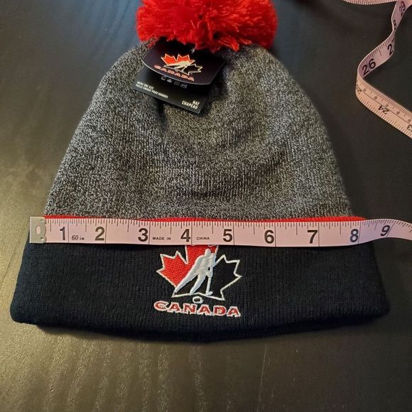 Hockey Canada toque, men's one size fits all, officially licensed mercha… - Picture 9 of 11